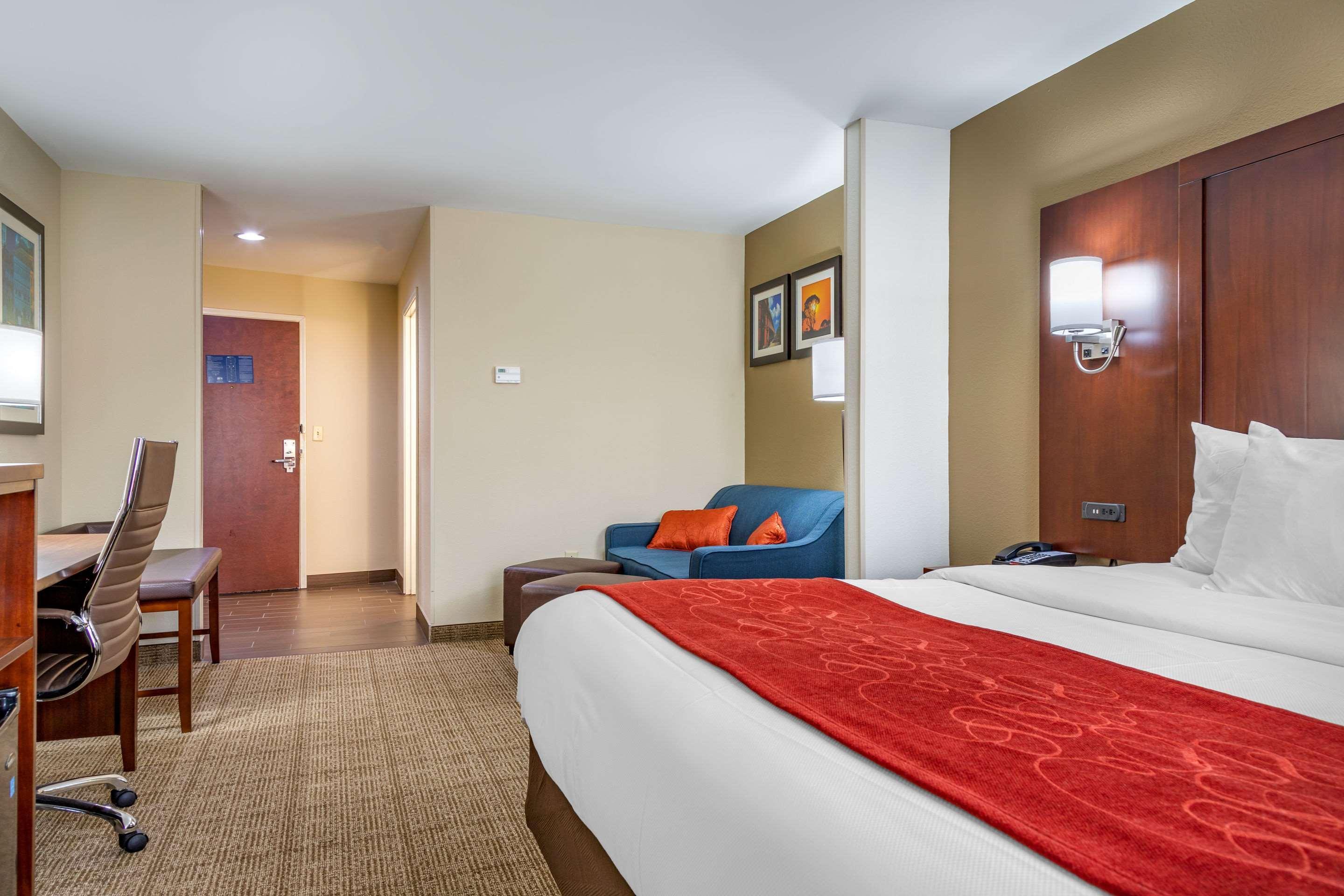 Comfort Suites Savannah Gateway I-95 Джорджтаун Экстерьер фото