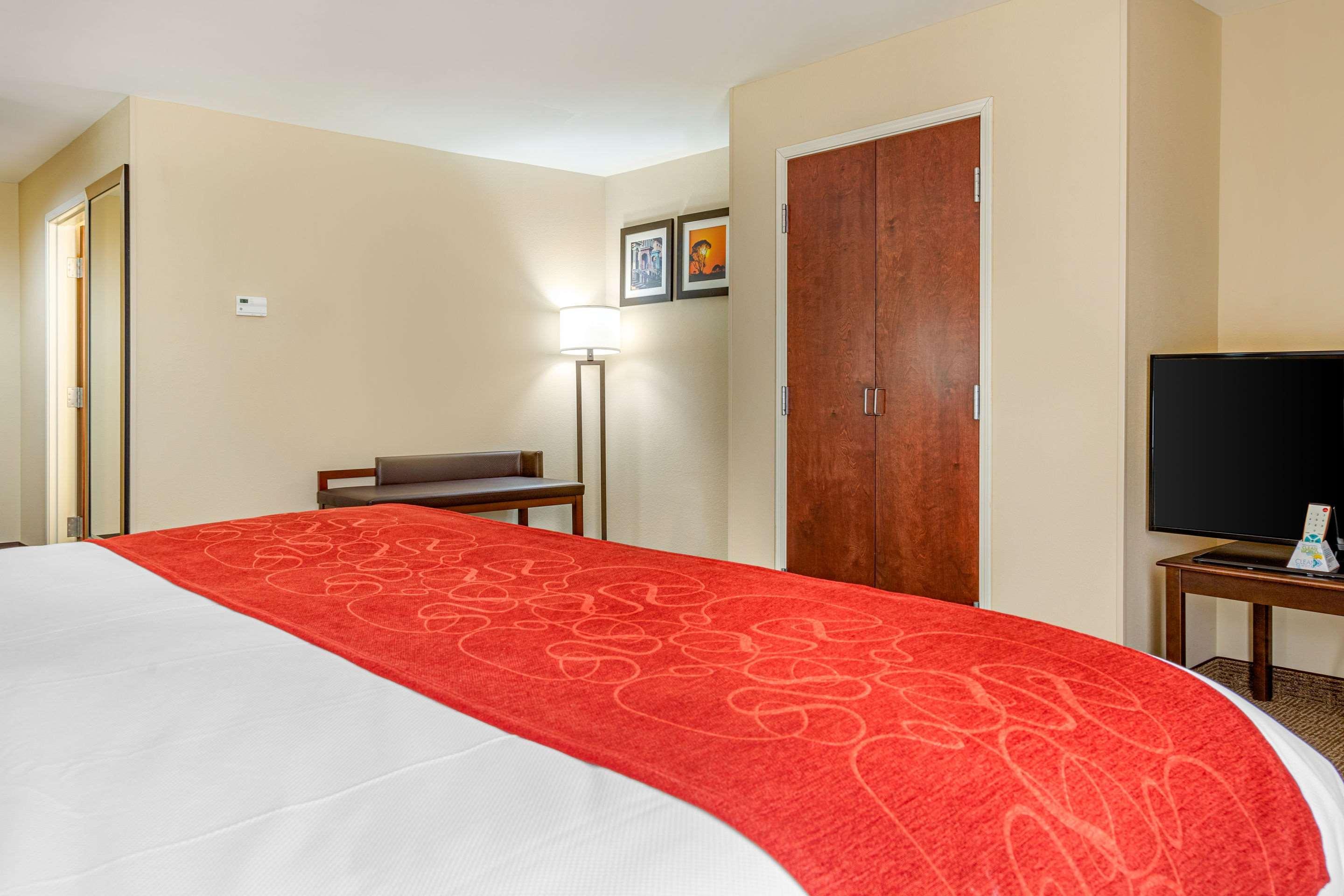 Comfort Suites Savannah Gateway I-95 Джорджтаун Экстерьер фото