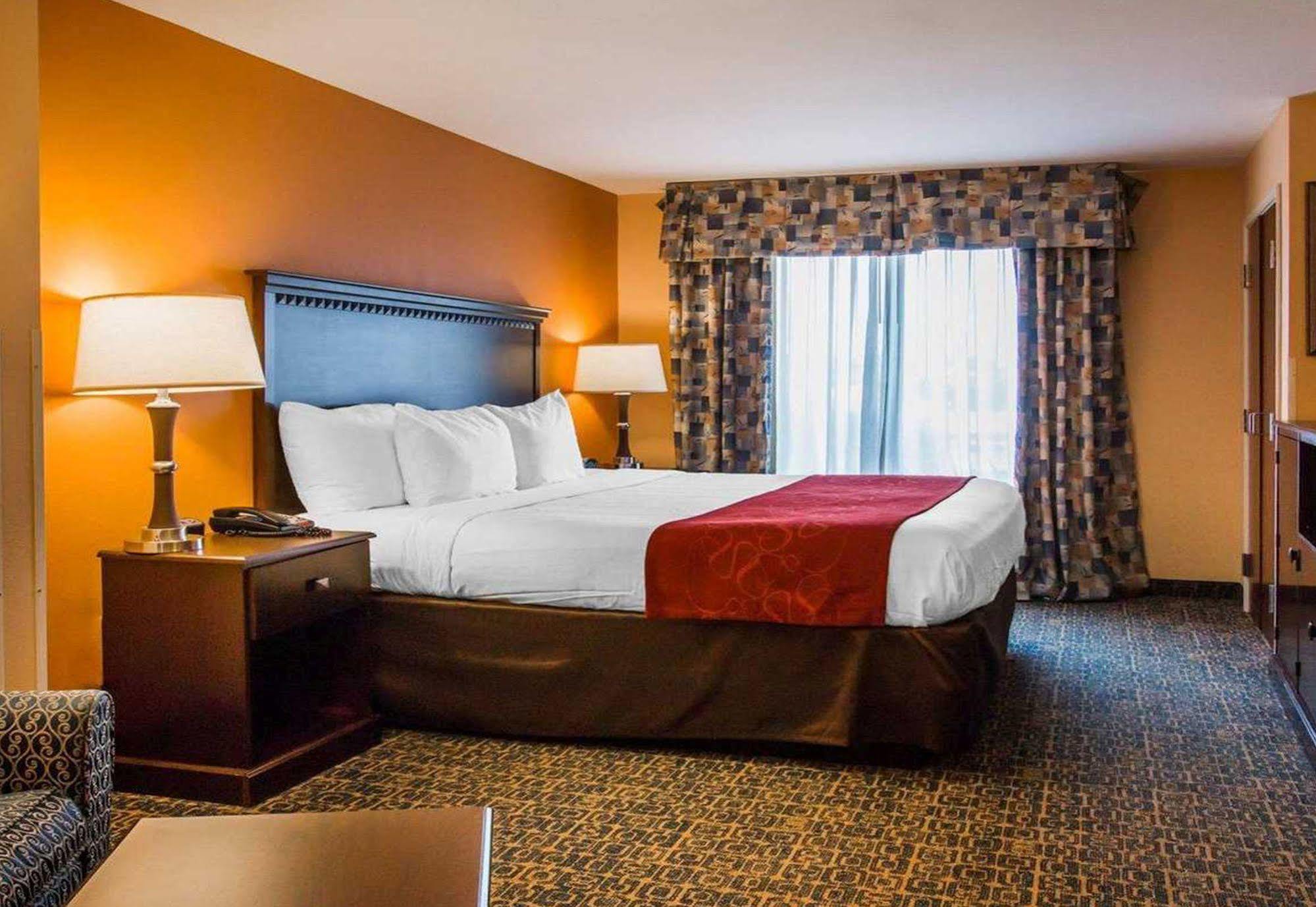 Comfort Suites Savannah Gateway I-95 Джорджтаун Экстерьер фото